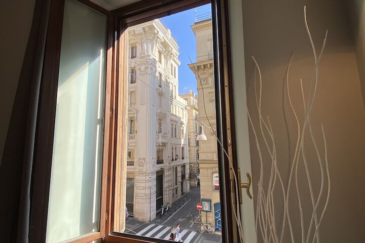 Room 10 of 48