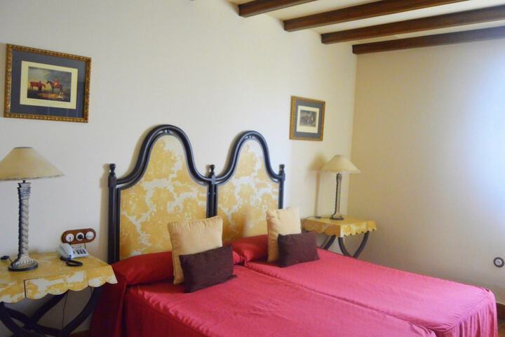 Room 6 of 25