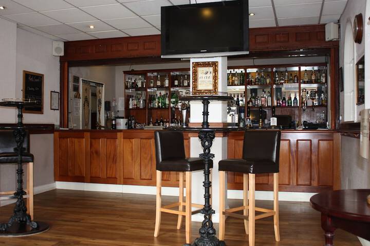 Lounge 38 of 59