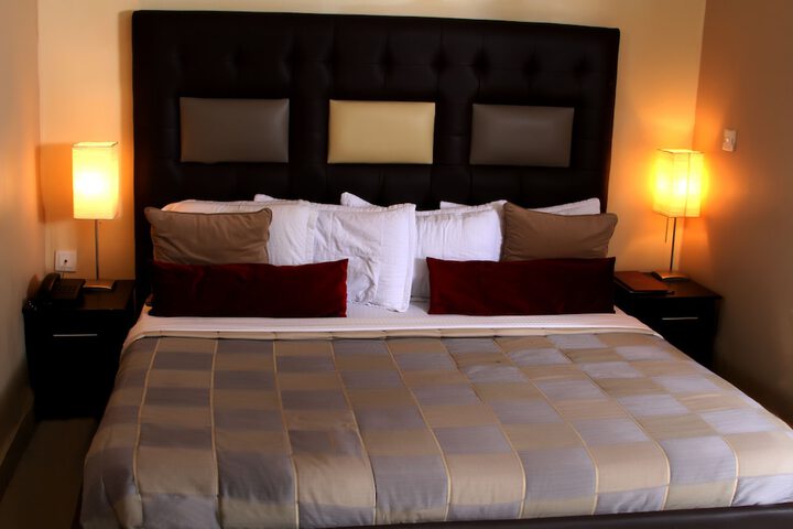 Room 6 of 60