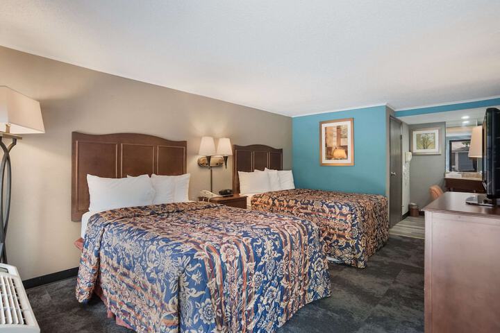 2 Double Beds Accessible Room (7 of 18)