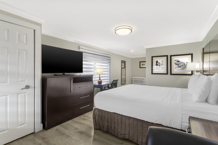 Room 14 of 37