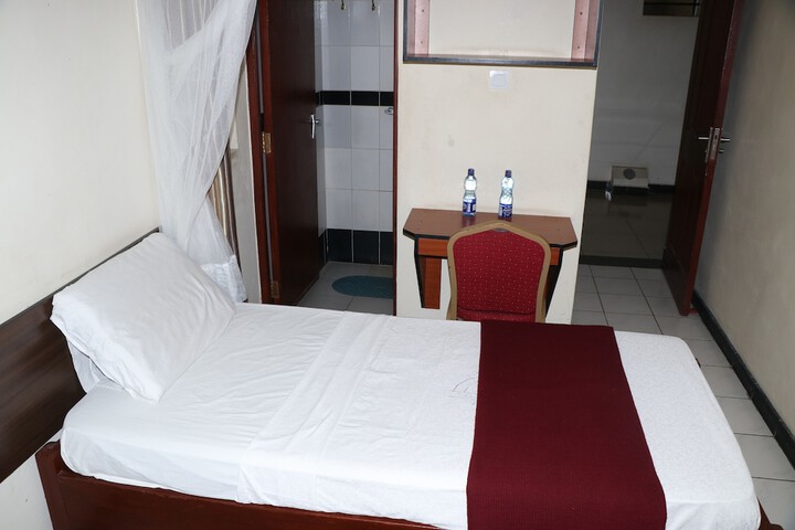 Room 27 of 53