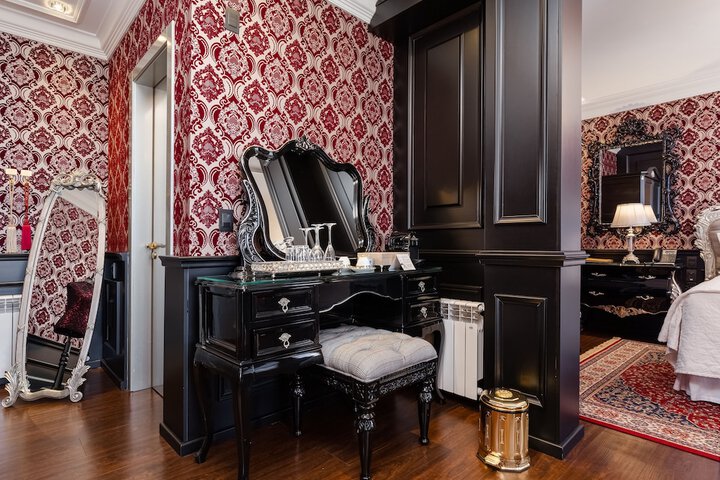 Room 45 of 122