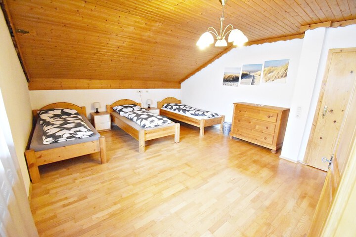 Room 10 of 86