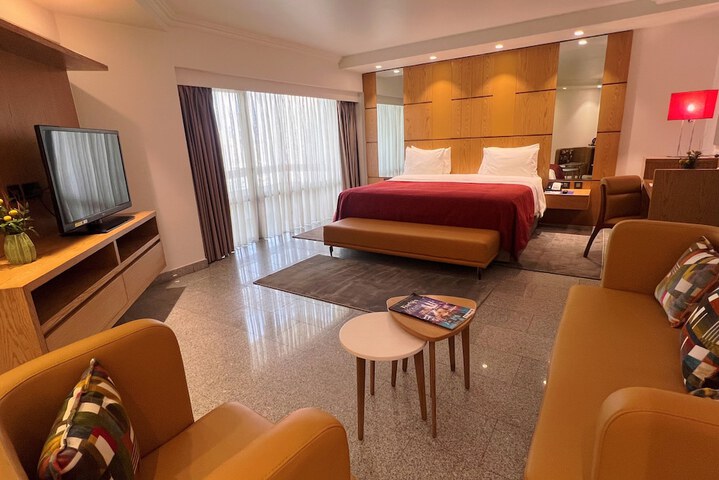 Room 40 of 103
