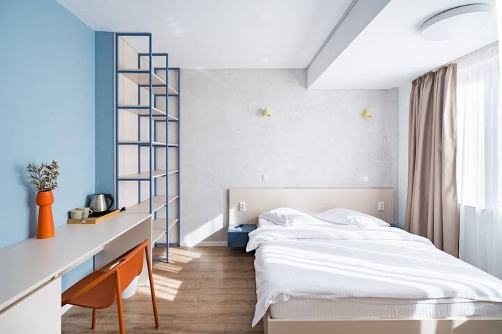 Room 5 of 24