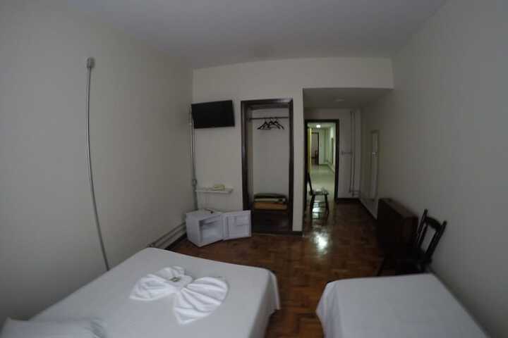 Room 15 of 48