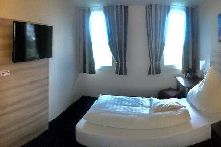 Room 21 of 40