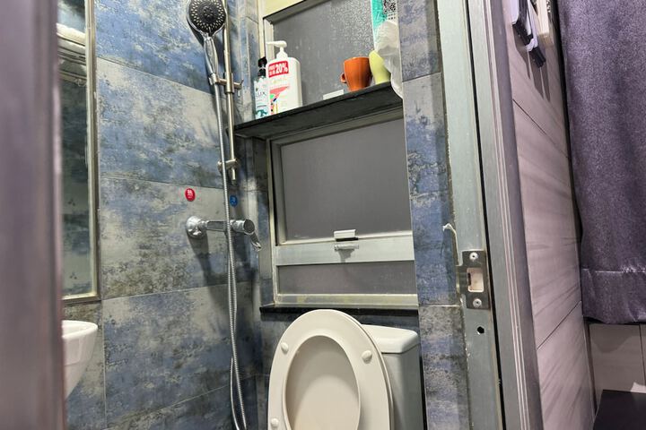 Room 177 of 195