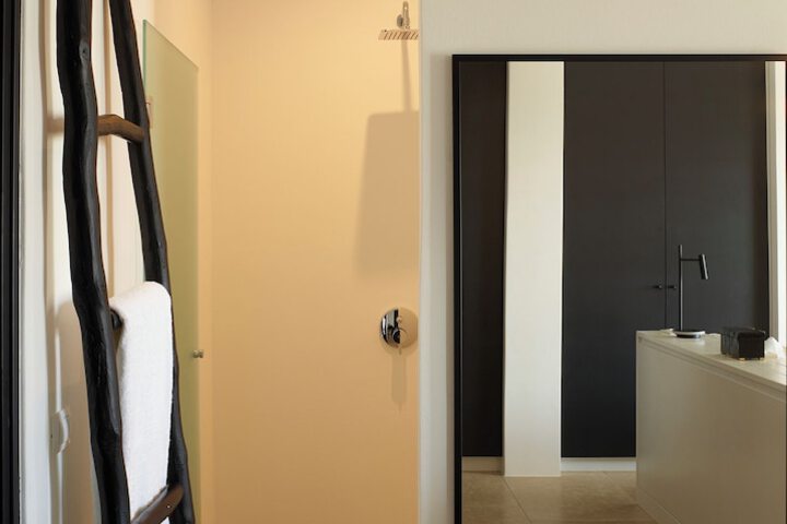 Room 25 of 87