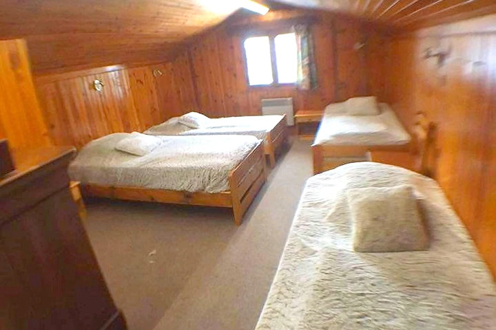 Room 4 of 4