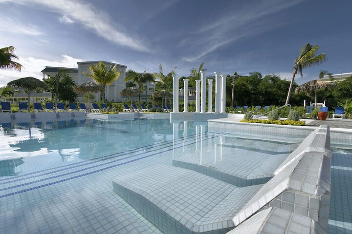 Pool 56 of 272