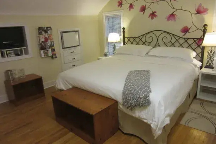 Room 3 of 20