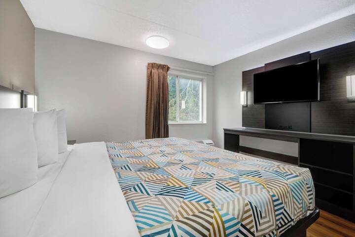 Room 16 of 40