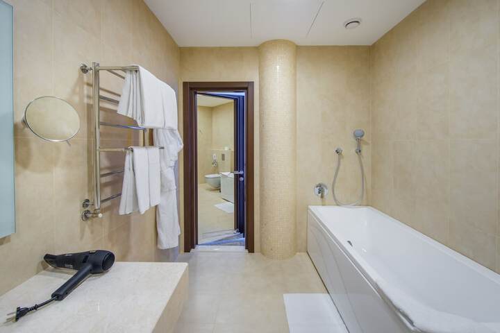 Room 43 of 105