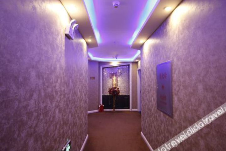 Hotel Interior 5 of 11