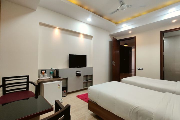 Room 2 of 5