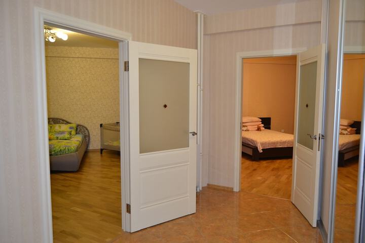 Room 4 of 77