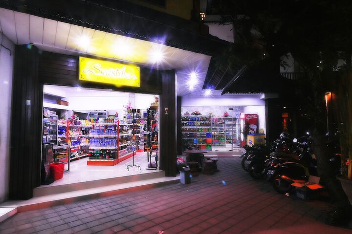 Gift Shop 26 of 33