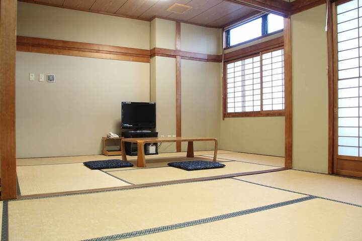 Room 9 of 29
