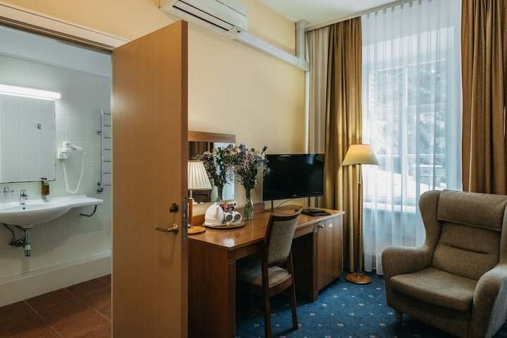 Room 54 of 122