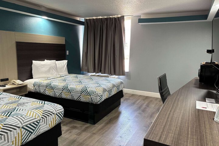 Room 11 of 34
