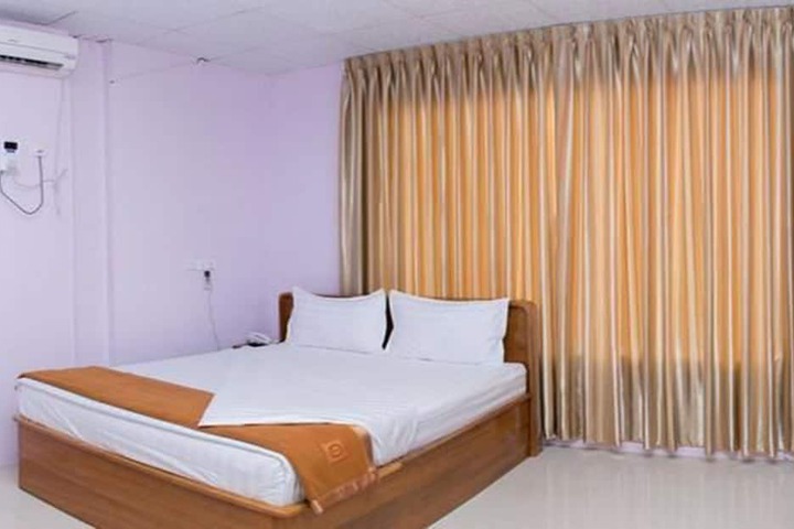 Room 10 of 24