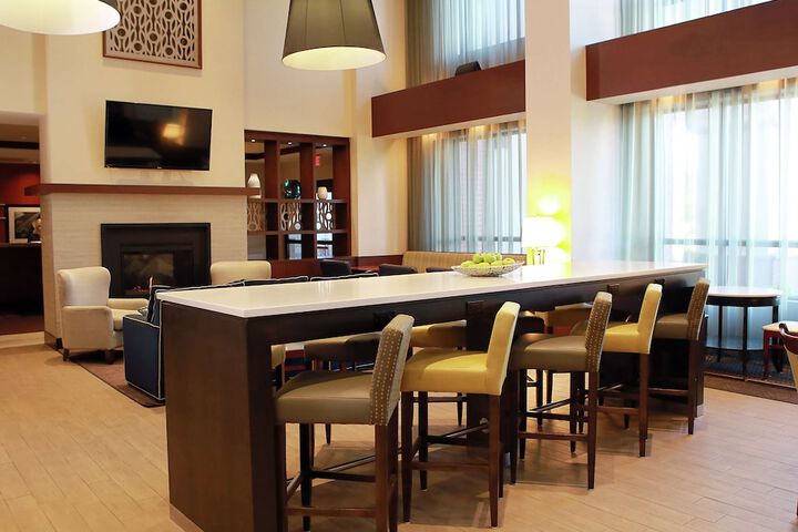 Entrance & Lobby