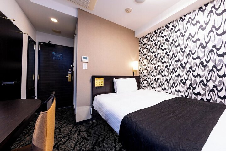 Room 4 of 51
