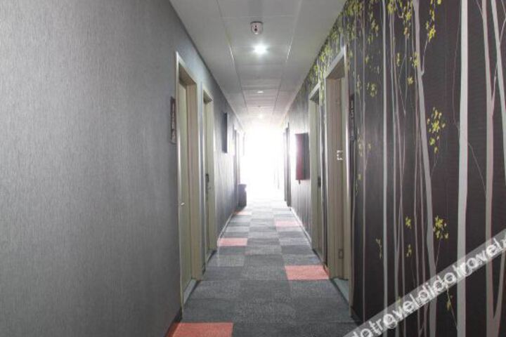 Hotel Interior 8 of 17