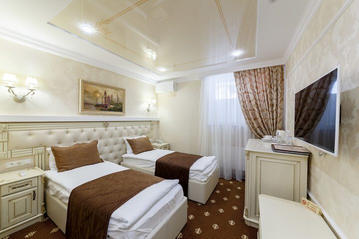 Room 5 of 43