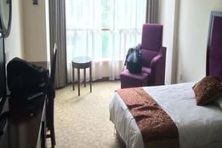 Room 6 of 38