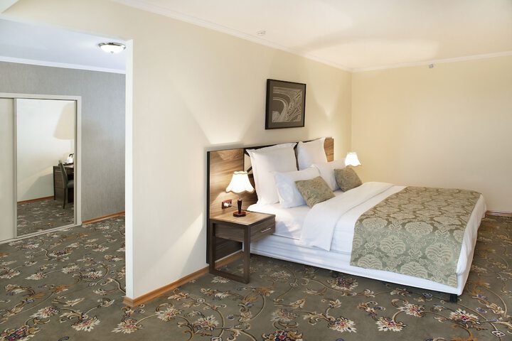 Room 28 of 111