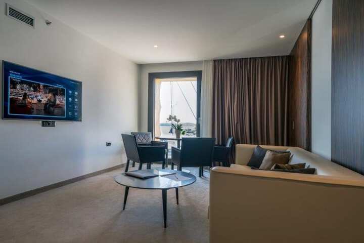Room 14 of 50