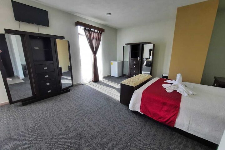 Room 8 of 34