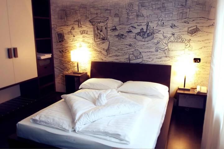 Room 20 of 28