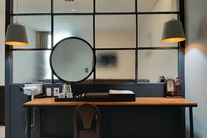 Room 17 of 84