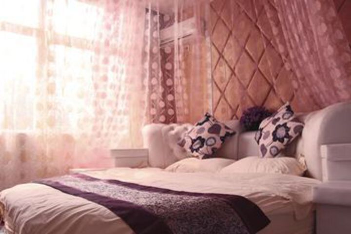 Room 12 of 25