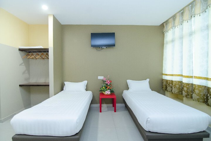 Room 25 of 39