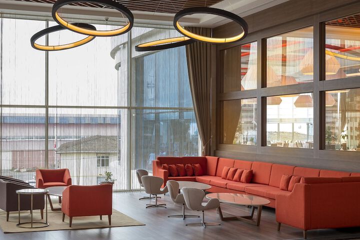 Entrance & Lobby