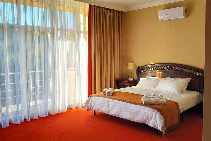 Room 10 of 51