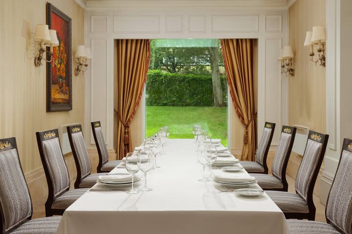 Dining 68 of 97
