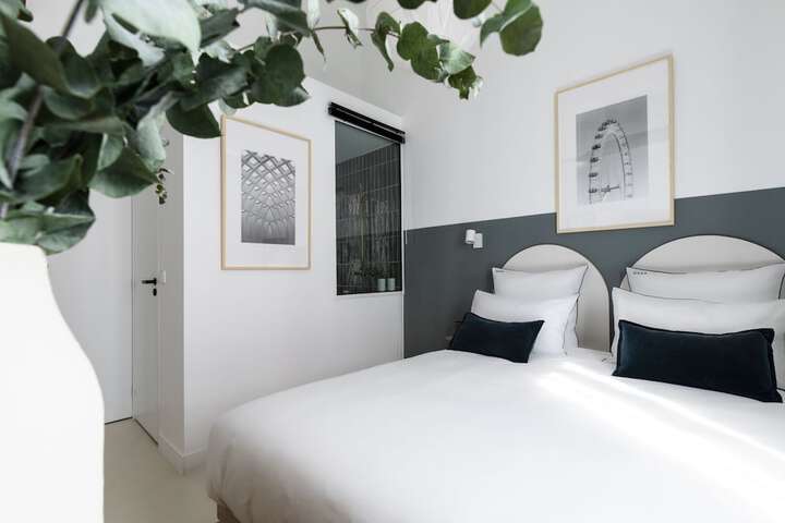 Room 27 of 60
