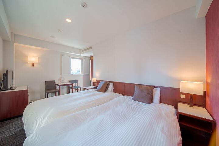 Room 18 of 45