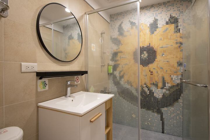 Room 15 of 19