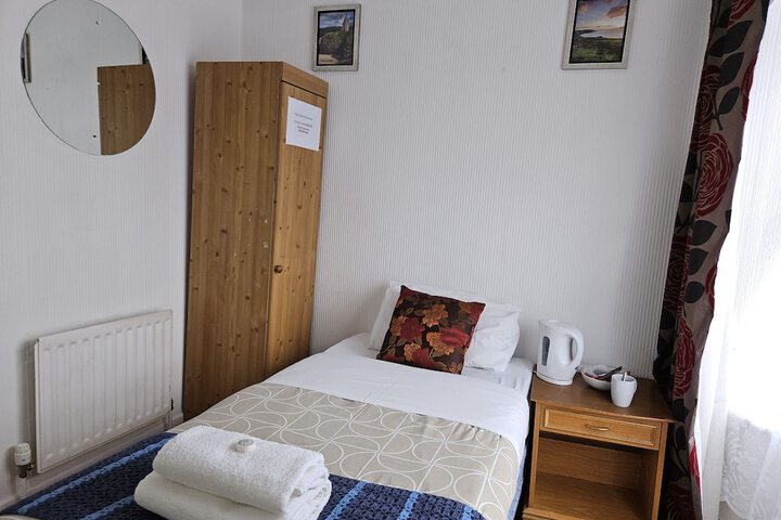 Room 7 of 14