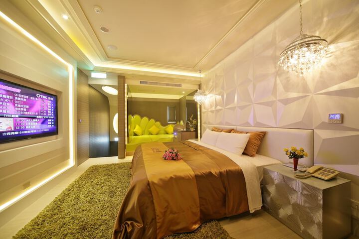 Room 20 of 37