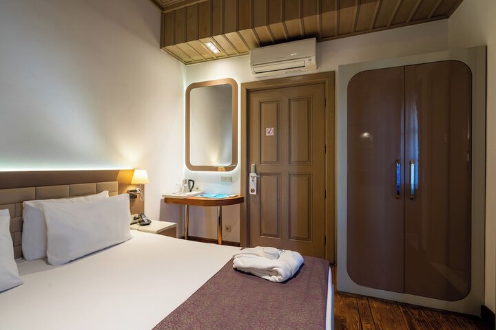 Room 27 of 113