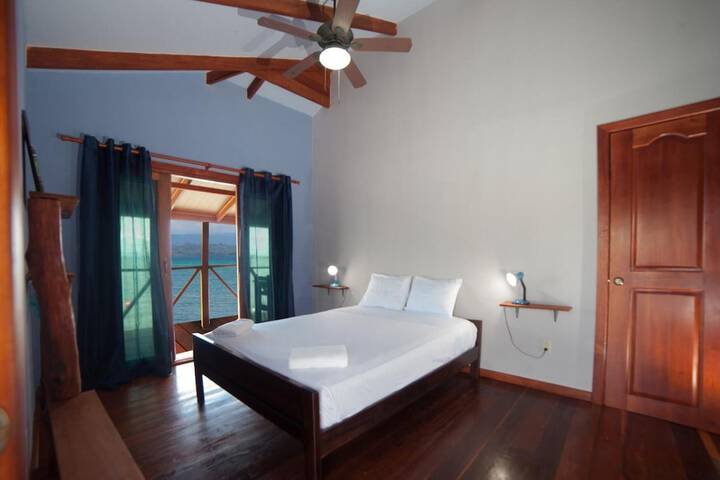 Room 3 of 52